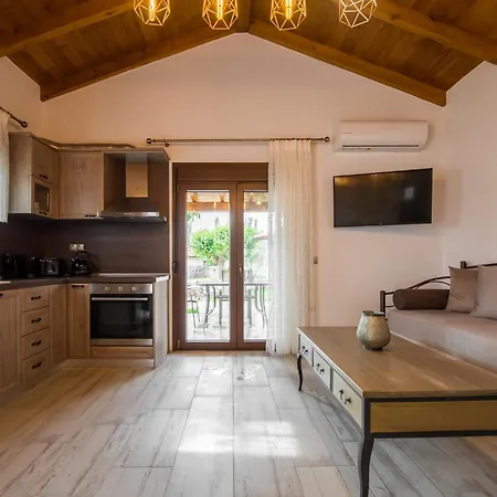 Patiria House *