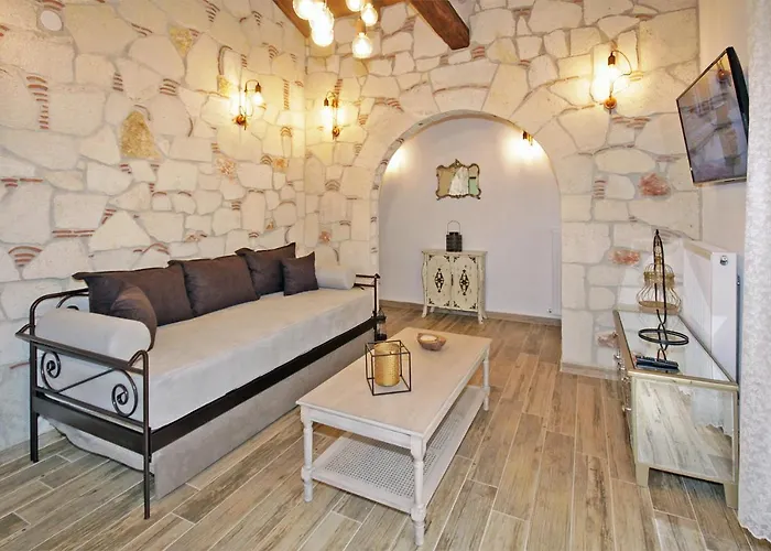 Patiria House *