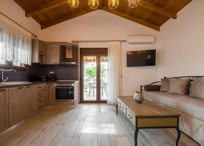 Patiria House *